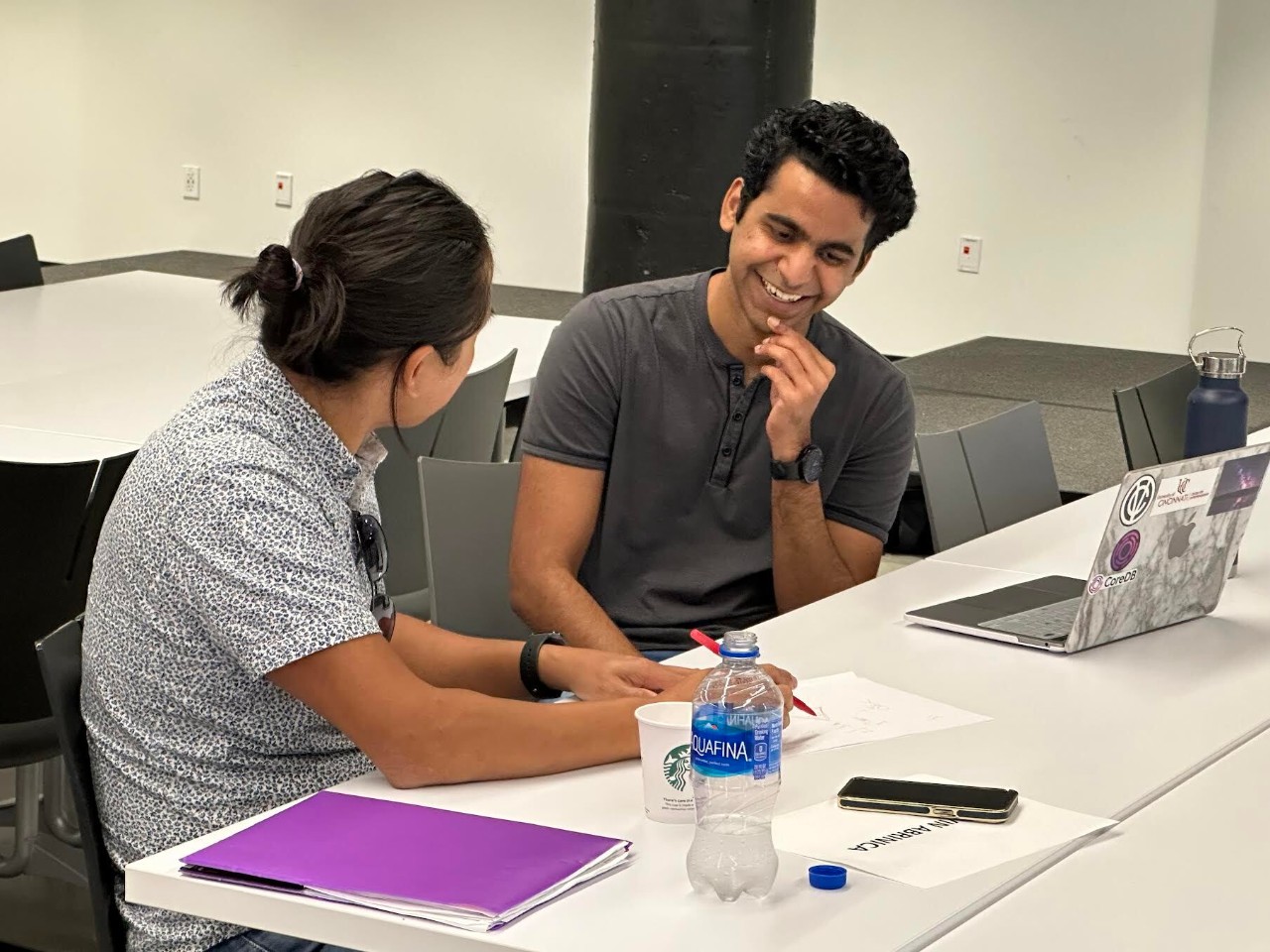 students discussing vl next